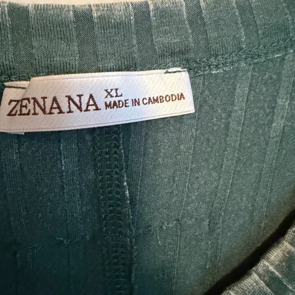 Lot of 2 Zenana Washed Ribbed
Scoop Neck Henley Tank Tops - Picture 3 of 14